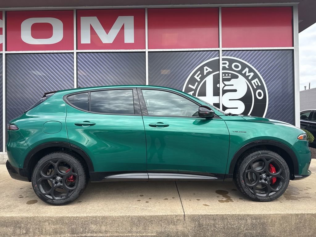 New 2026 Alfa Romeo Tonale w/ Quick Order Package 23H Volce AWD/4WD image 2