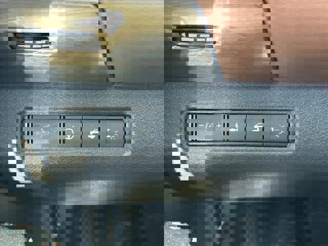 Used 2025 Nissan Pathfinder Platinum w/ Cargo Package image 20