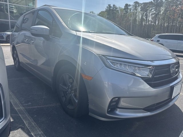 Used 2024 Honda Odyssey EX image 3