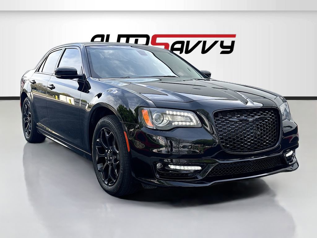 Used 2023 Chrysler 300 Touring L w/ Popular Equipment Group AWD/4WD image 1