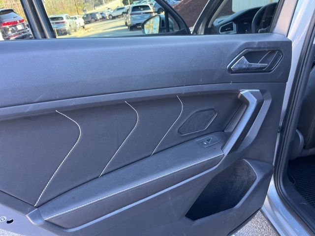 Used 2024 Volkswagen Tiguan SE image 11