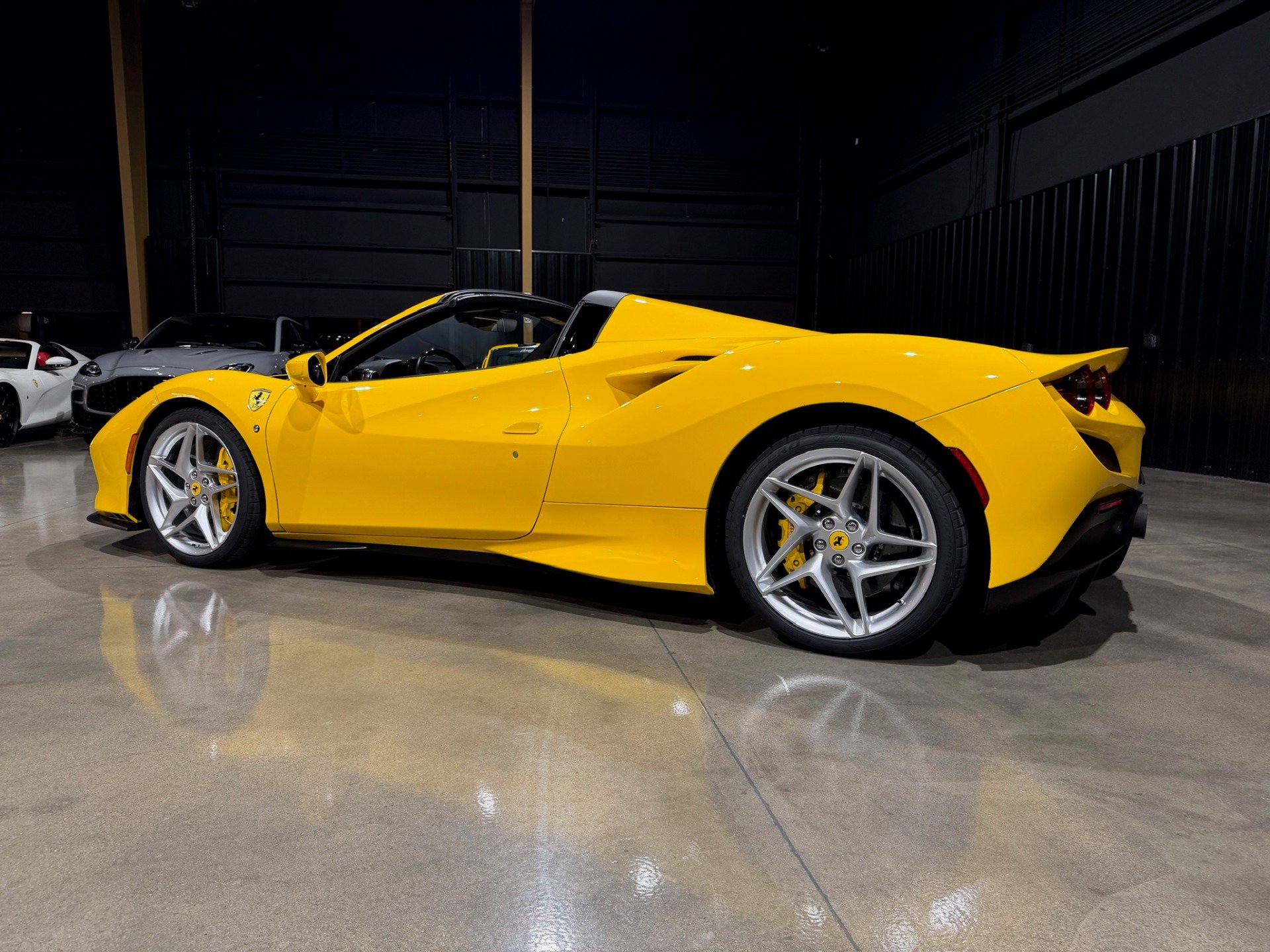 Used 2023 Ferrari F8 Tributo RWD image 17