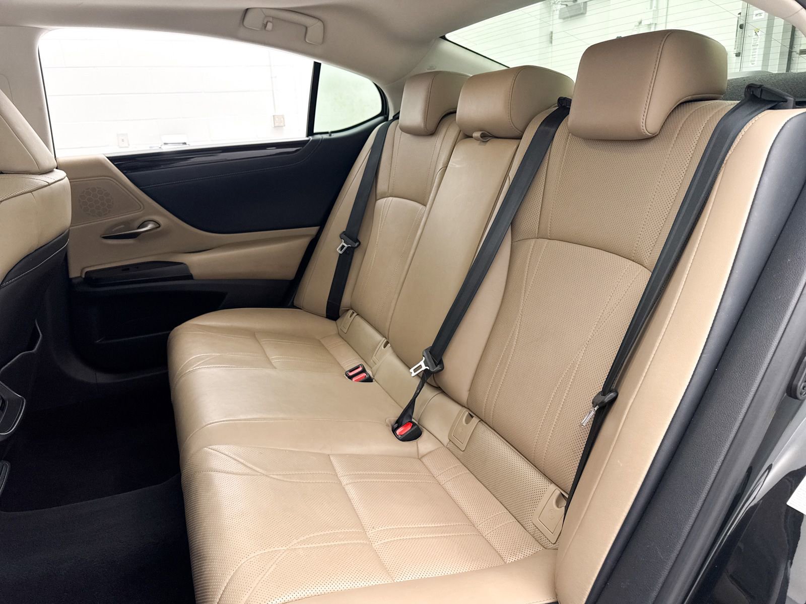 Used 2019 Lexus ES 350 Luxury w/ Accessory Package FWD image 34