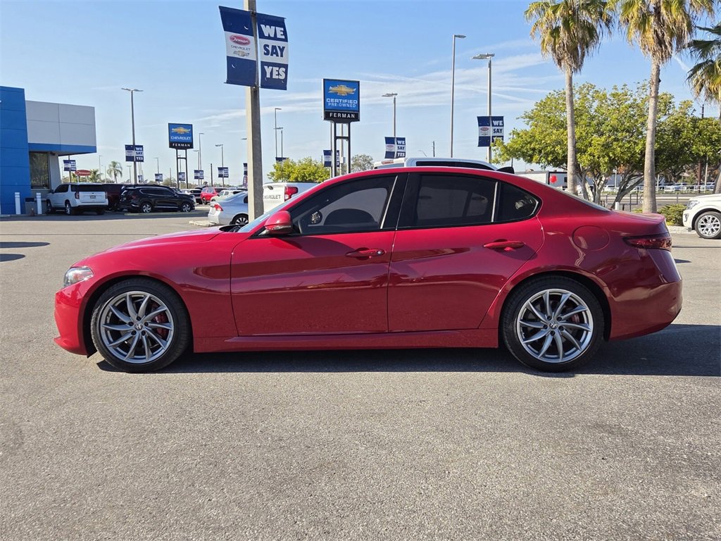 Used 2022 Alfa Romeo Giulia Ti image 5