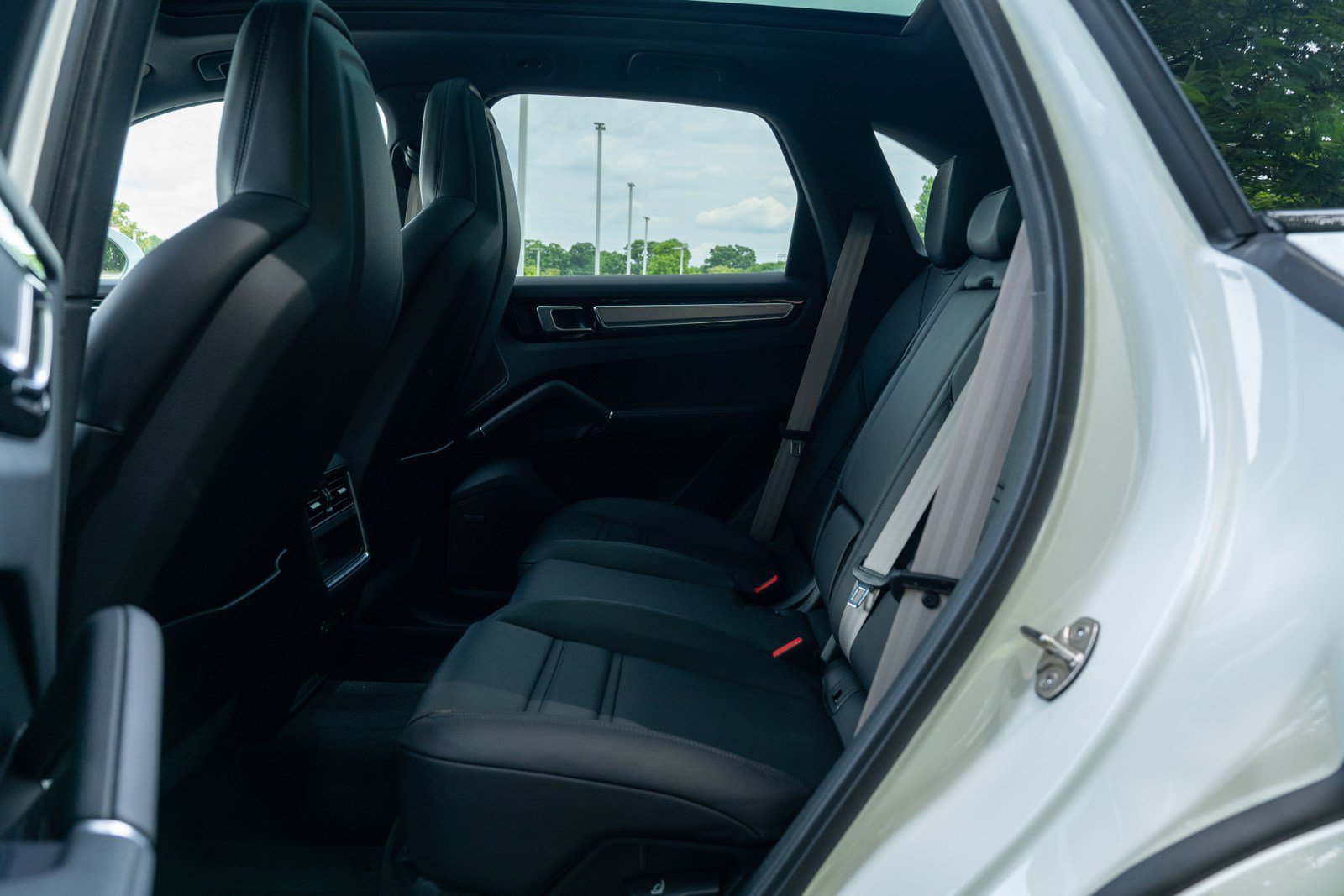 Certified 2023 Porsche Cayenne S AWD/4WD image 33