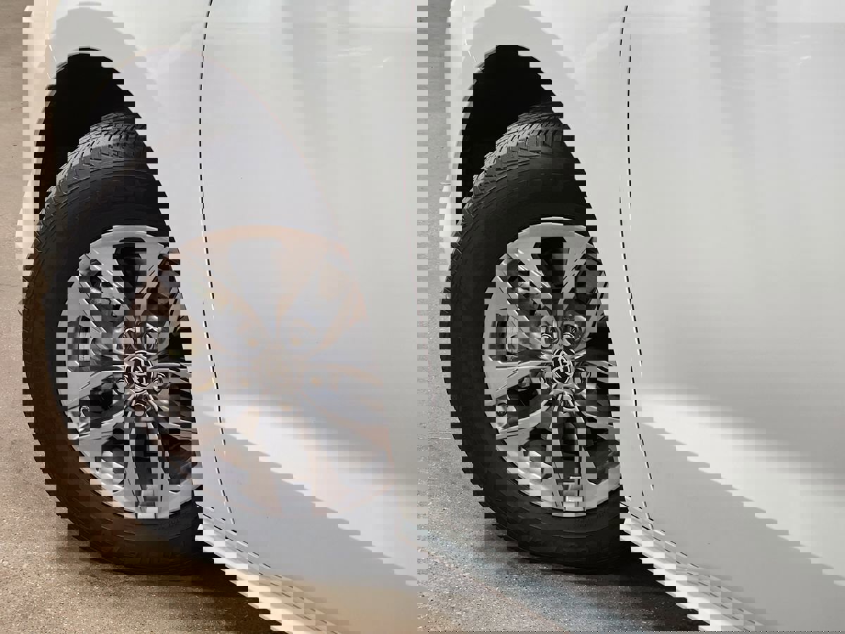 Used 2021 Toyota Sienna LE FWD image 21