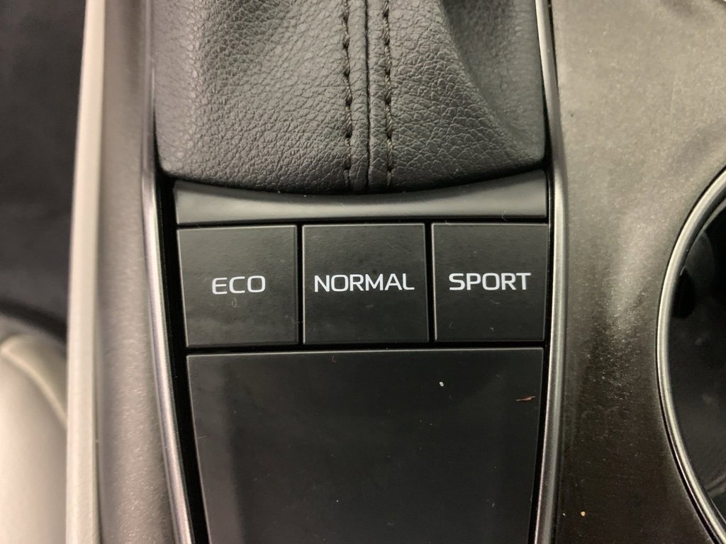 Used 2022 Toyota Camry SE image 27
