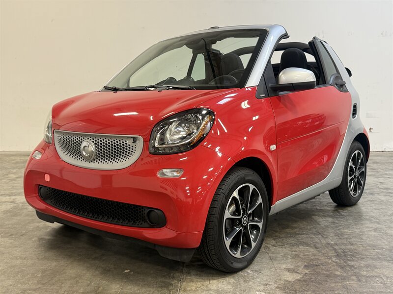 Used 2017 smart fortwo passion RWD image 39