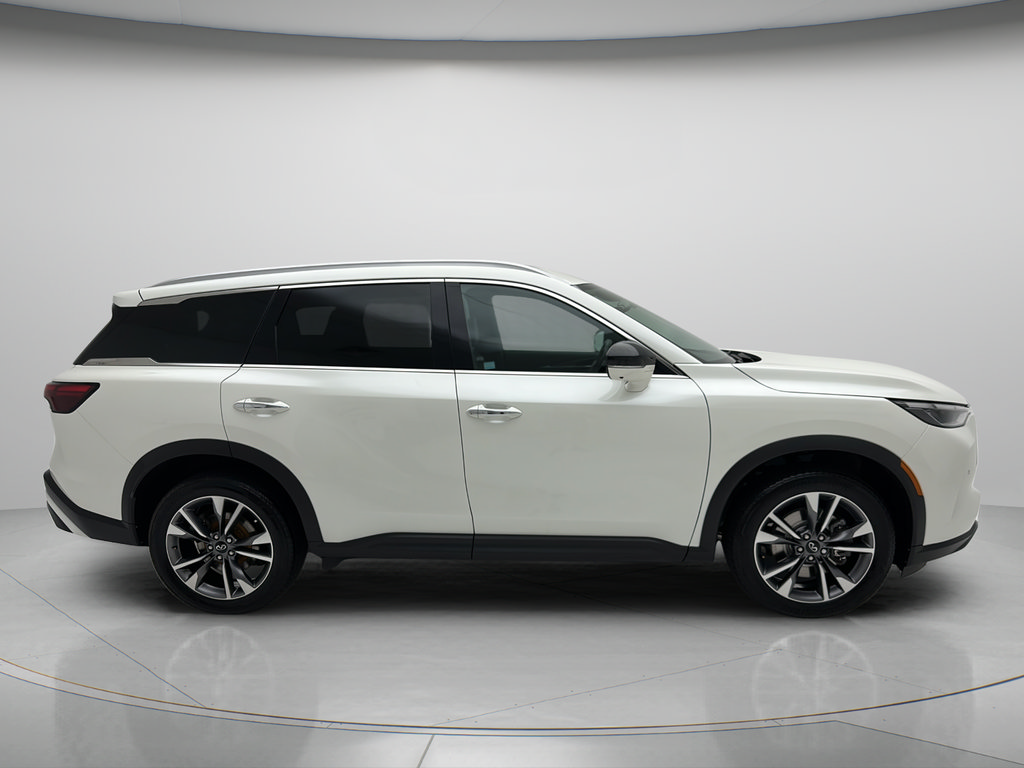 Used 2024 INFINITI QX60 Luxe AWD/4WD image 3