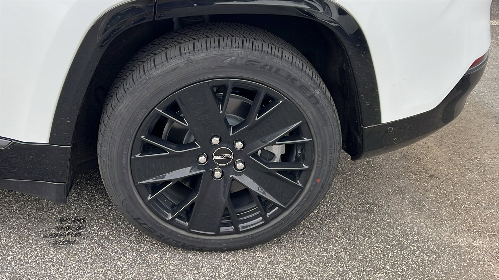 Used 2024 Jeep Wagoneer Launch Edition image 12