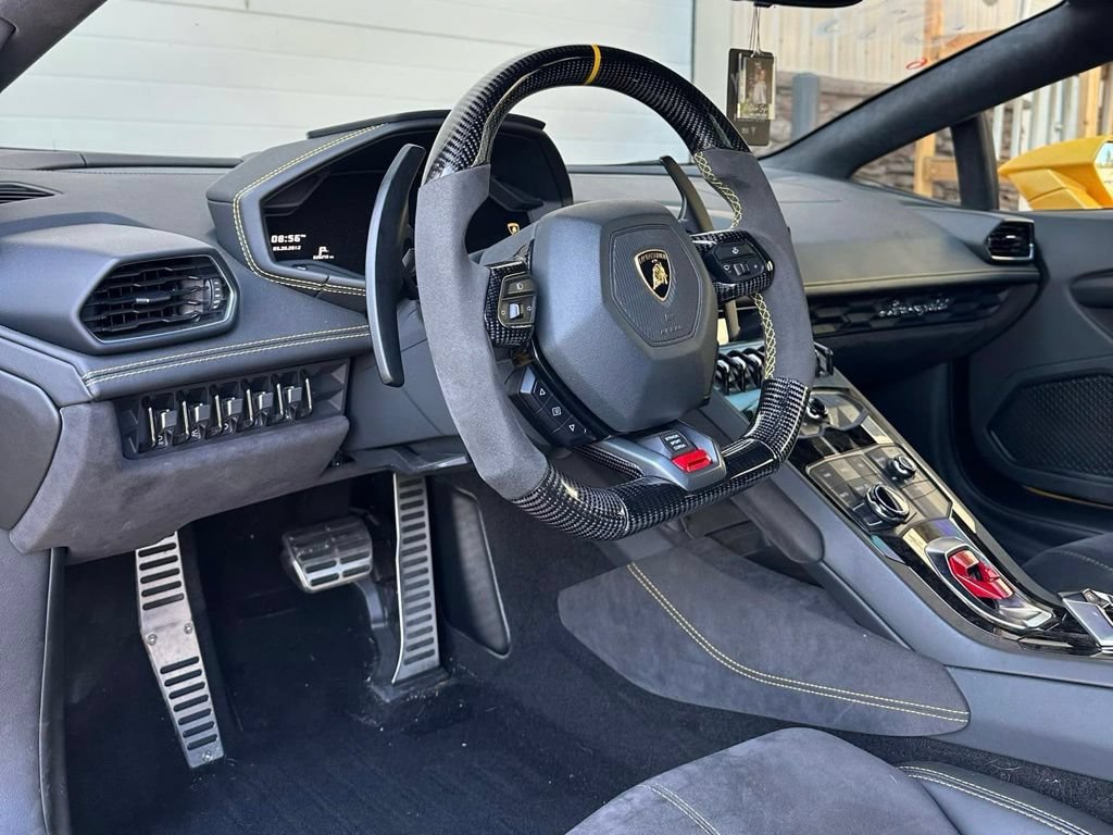 Used 2016 Lamborghini Huracan LP 610-4 AWD/4WD image 21