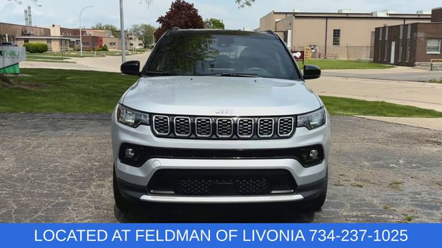 Used 2025 Jeep Compass Limited AWD/4WD image 3