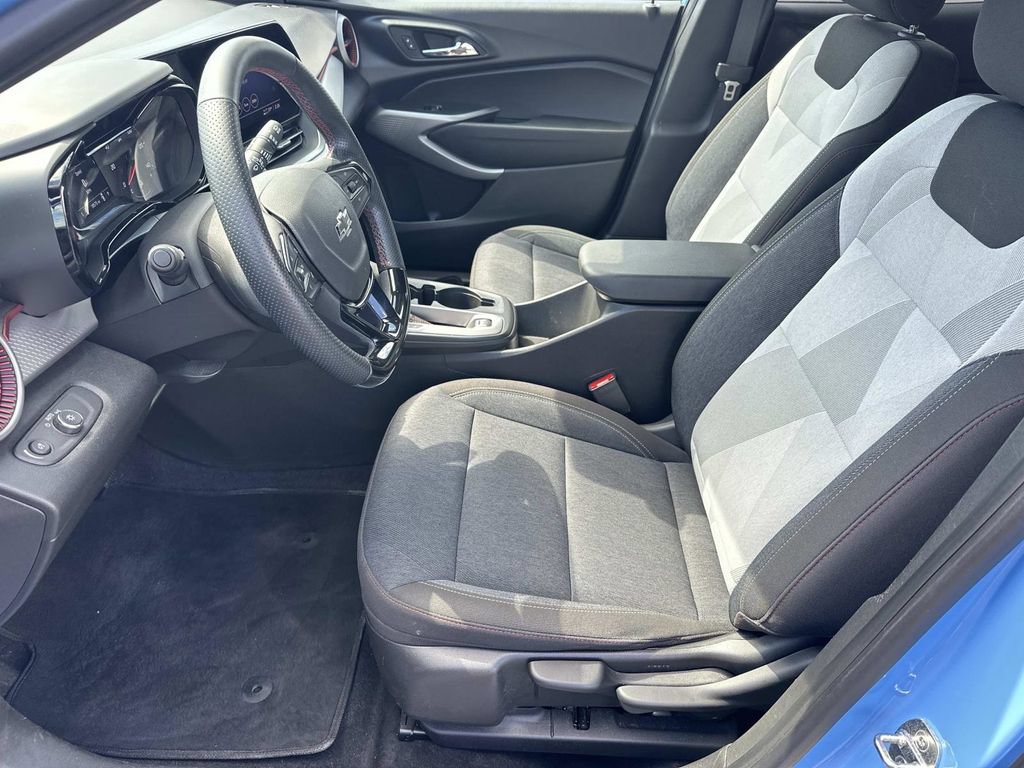 Used 2024 Chevrolet Trax RS w/ Driver Confidence Package FWD image 18
