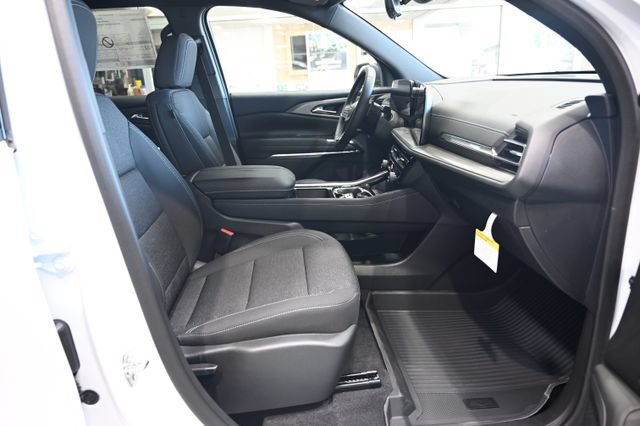 New 2026 Chevrolet Traverse LT w/ Driver Confidence Package FWD image 10