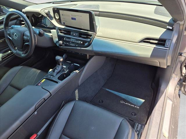 Used 2025 Lexus ES 300h w/ Premium Package FWD image 18