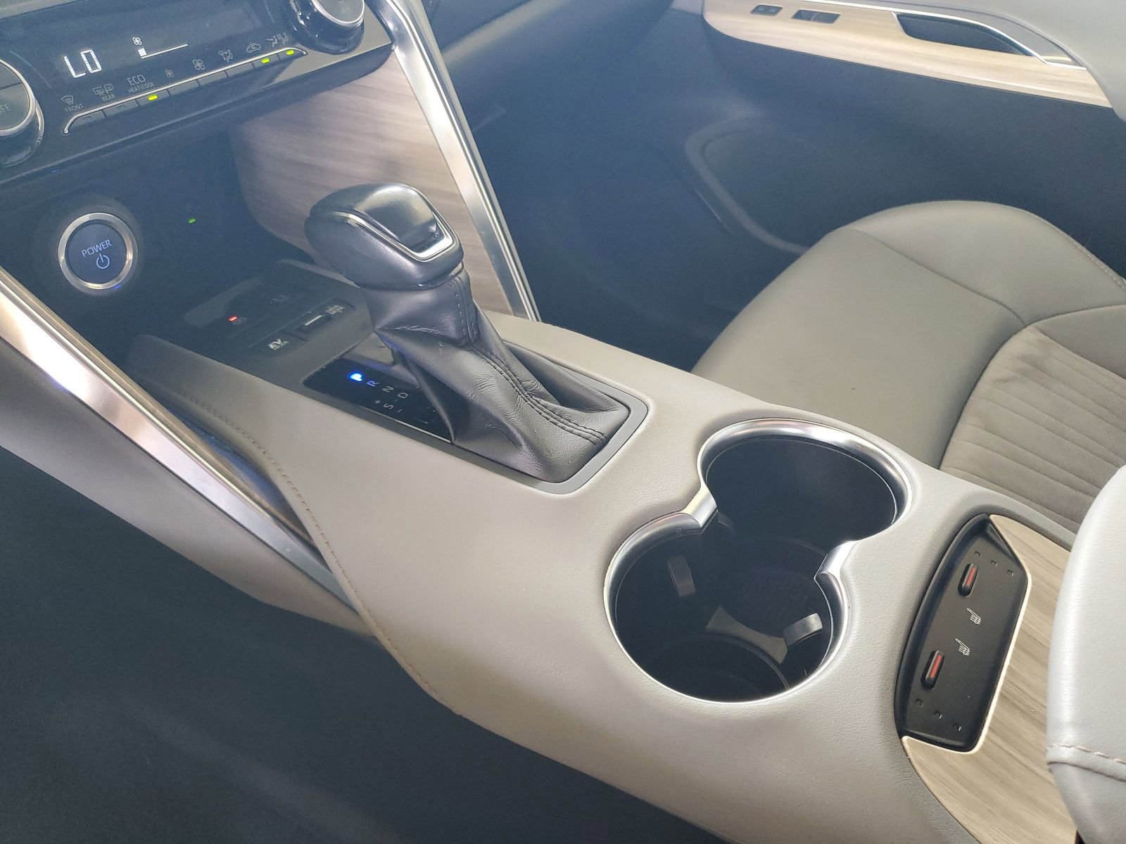 Used 2021 Toyota Venza XLE w/ Carpet Mat Package (TMS) image 19