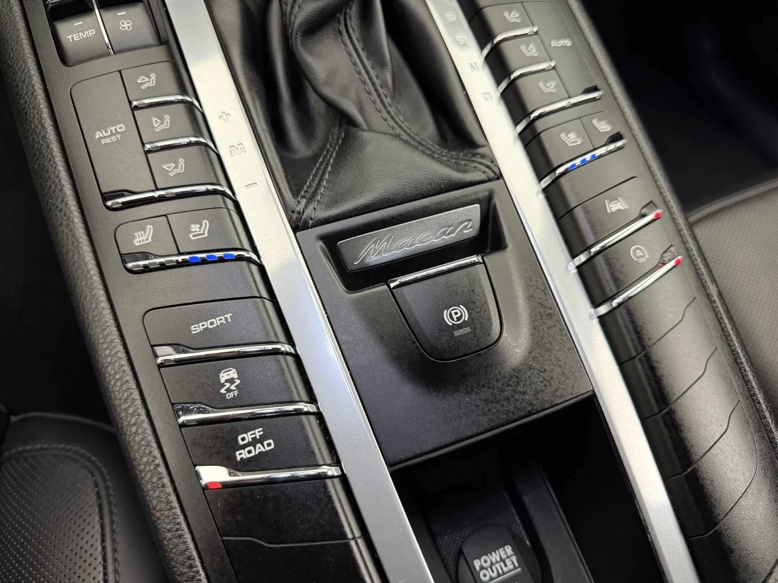 Used 2020 Porsche Macan S AWD/4WD image 29