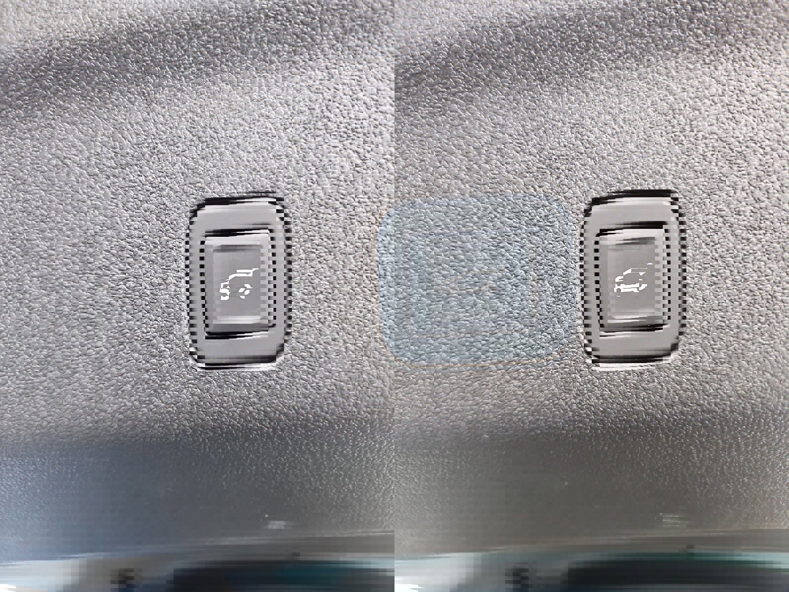 Used 2025 GMC Yukon Elevation image 24