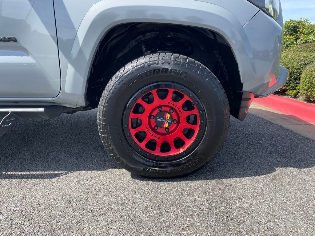 Used 2020 Toyota Tacoma TRD Sport w/ Technology Package image 31