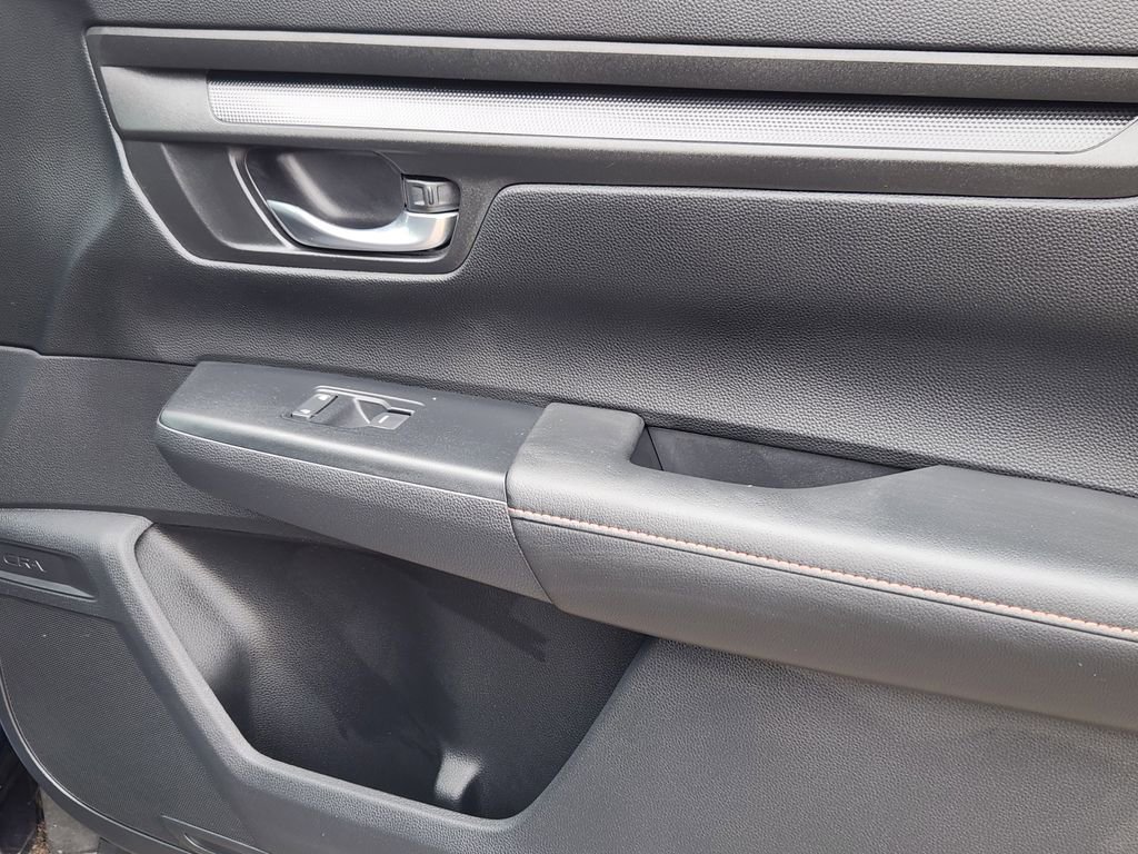 Used 2025 Honda CR-V Sport image 18