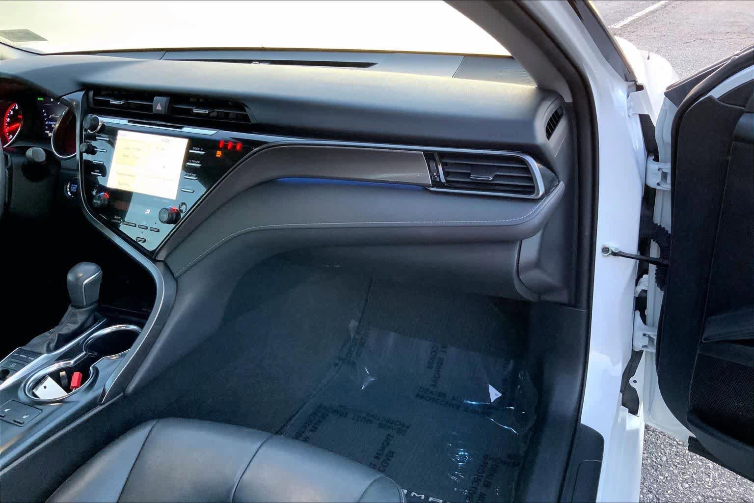 Used 2019 Toyota Camry XSE FWD image 18