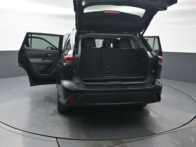 Used 2023 Toyota Highlander XLE FWD image 49