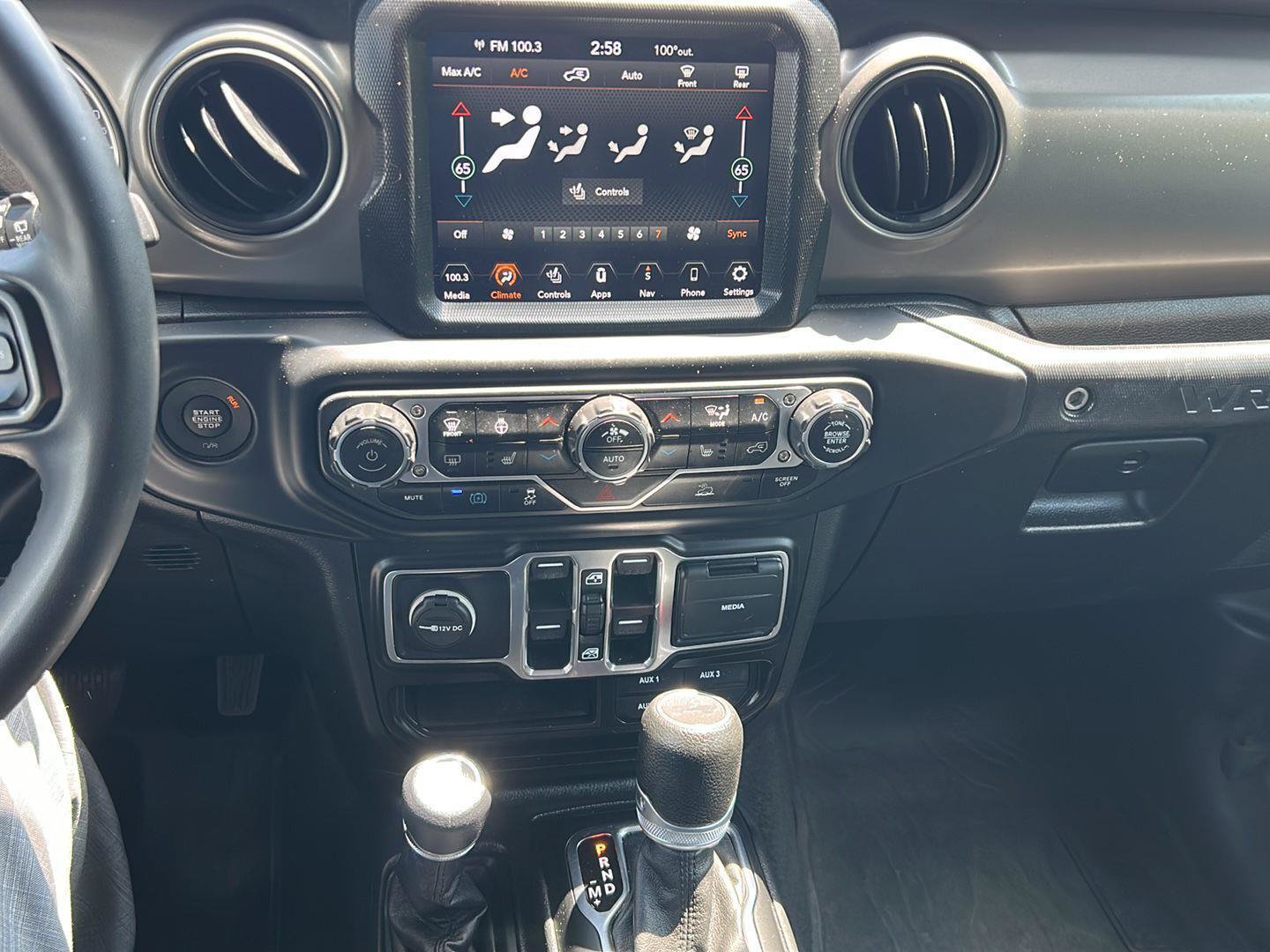 Used 2023 Jeep Wrangler Unlimited w/ Sun & Screen Package AWD/4WD image 13