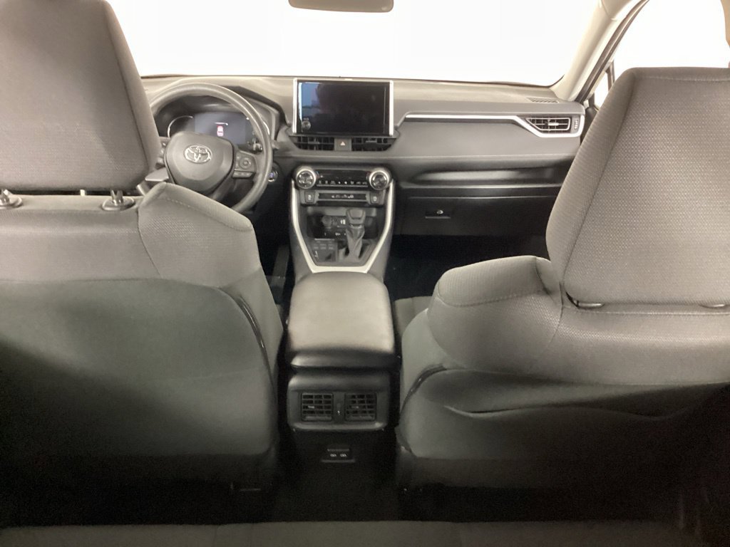 Used 2025 Toyota RAV4 XLE AWD/4WD image 28