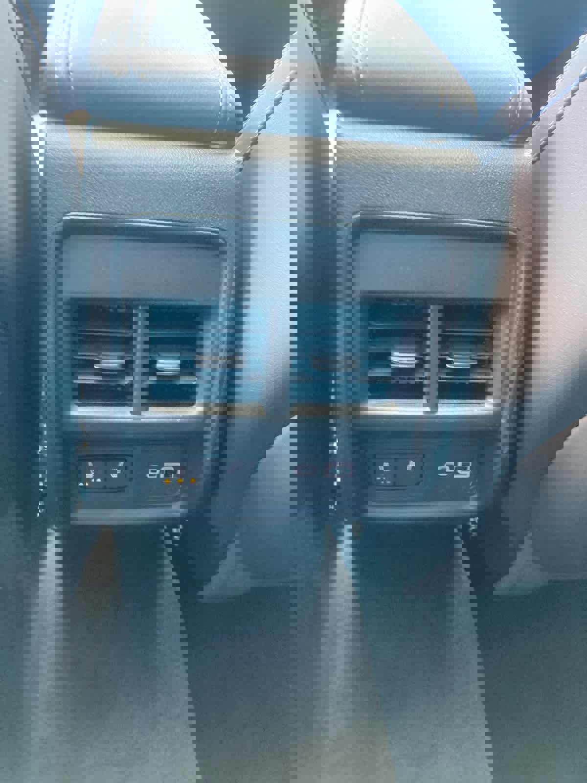 Used 2025 Cadillac XT4 Premium Luxury image 16