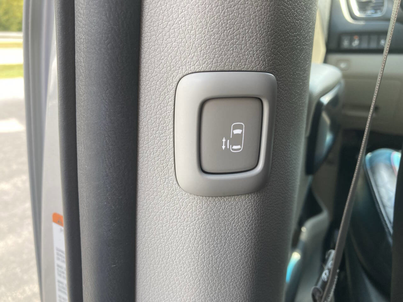 Used 2019 Kia Sedona EX image 34