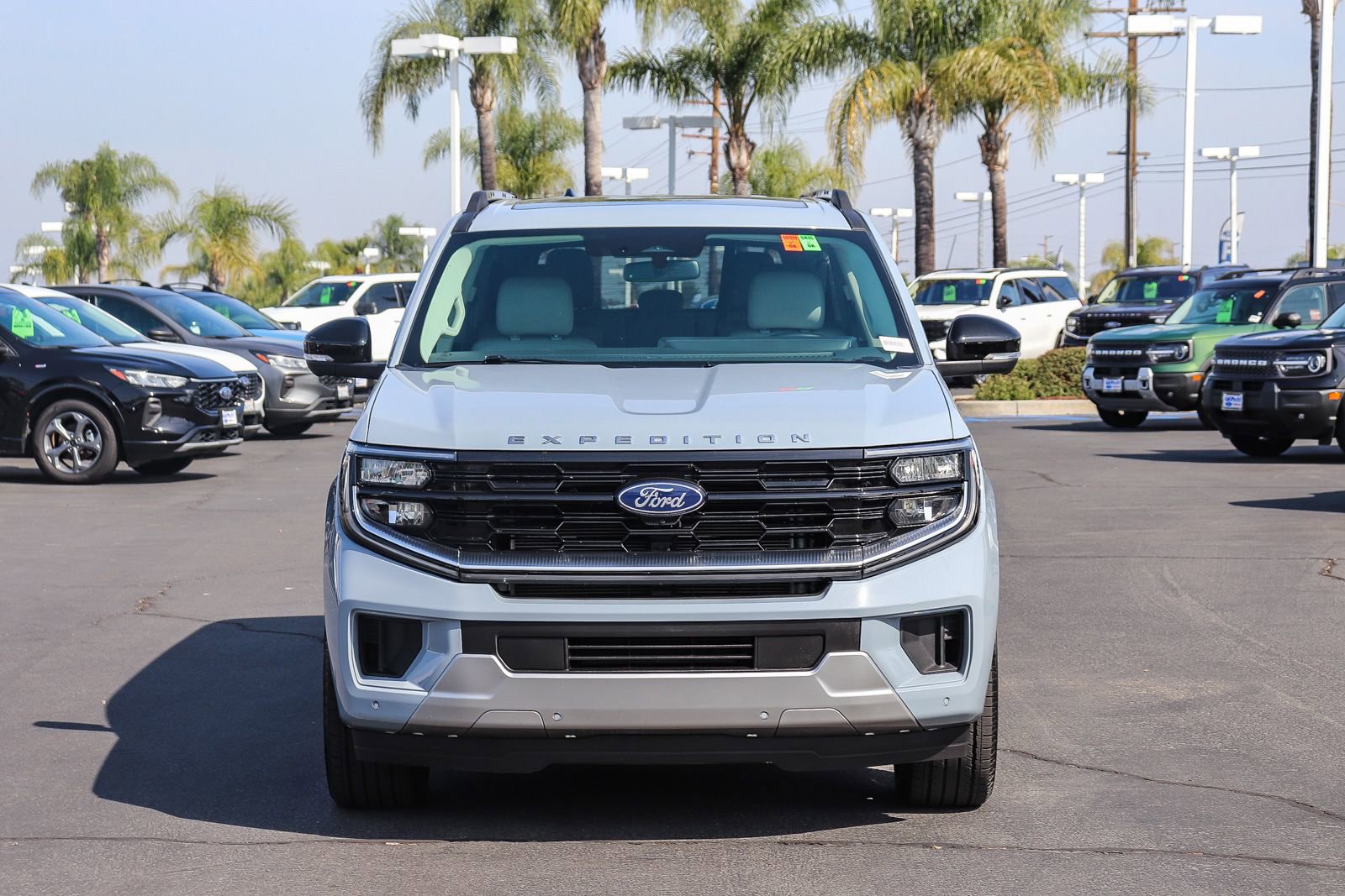 Certified 2025 Ford Expedition Max Platinum w/ Driver's Package AWD/4WD image 2