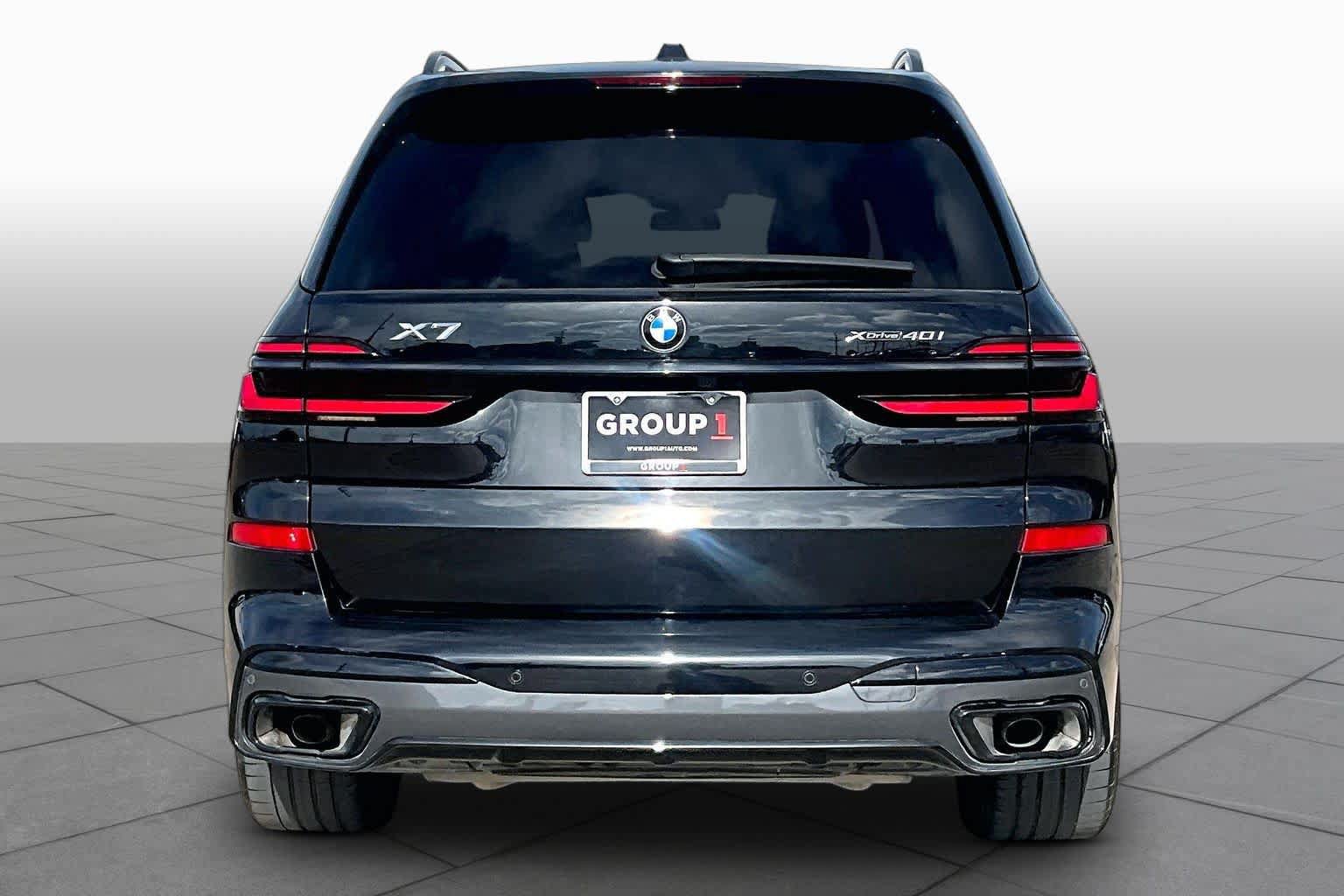 Used 2025 BMW X7 xDrive40i w/ M Sport Package AWD/4WD image 5