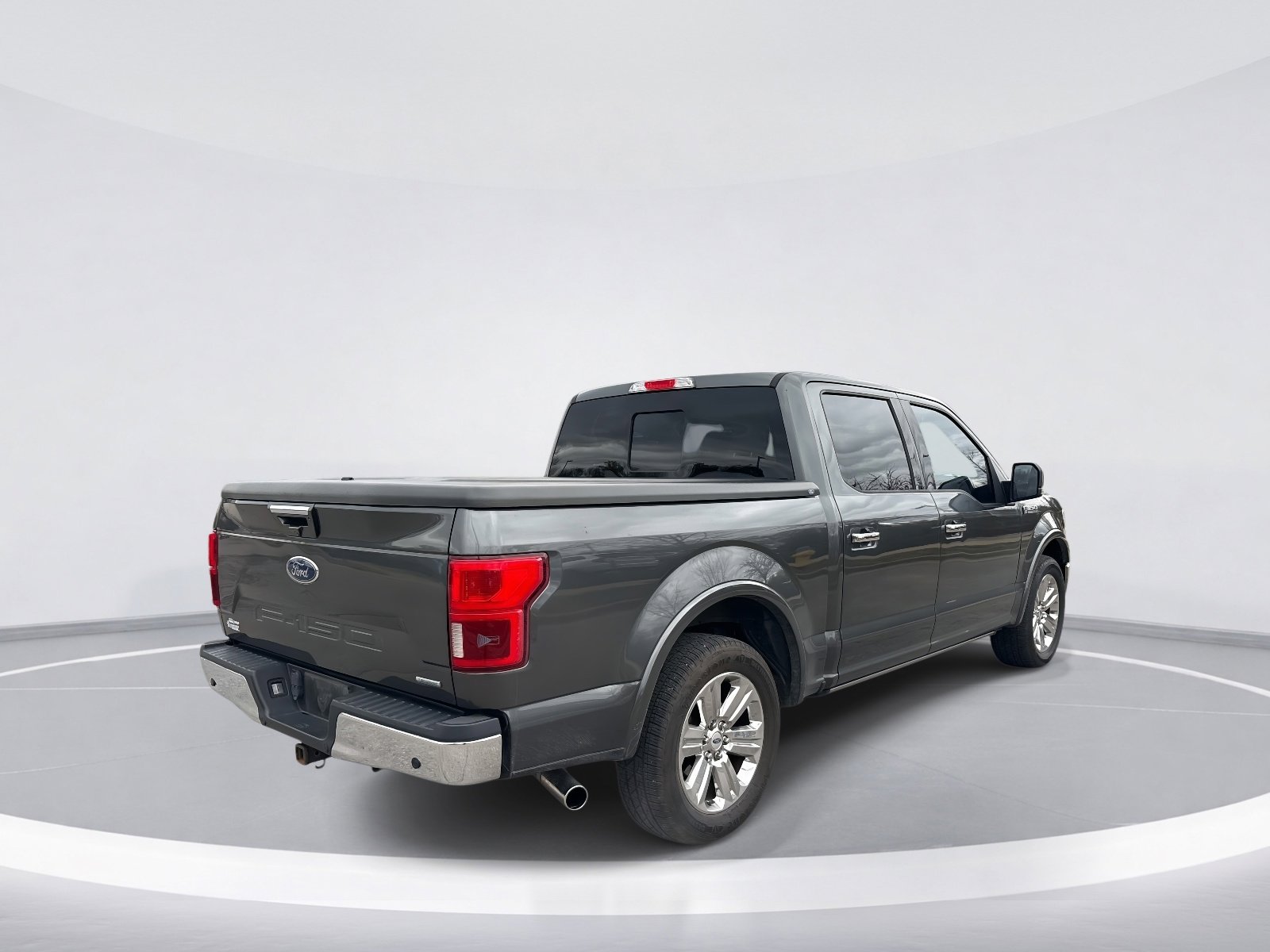 Used 2018 Ford F150 Lariat w/ Equipment Group 502A Luxury image 8