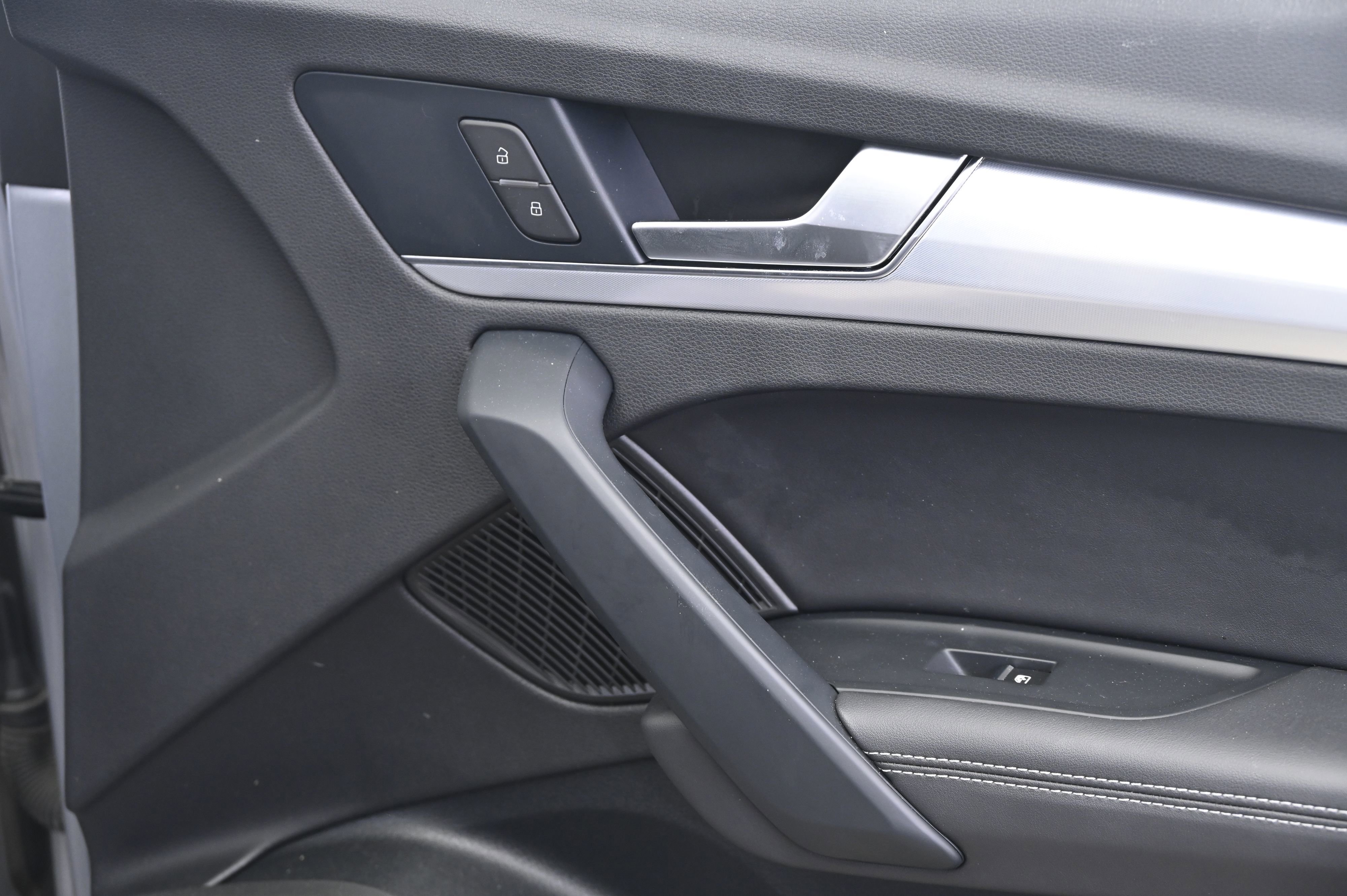 Used 2023 Audi Q5 2.0T Prestige w/ Prestige Package image 21