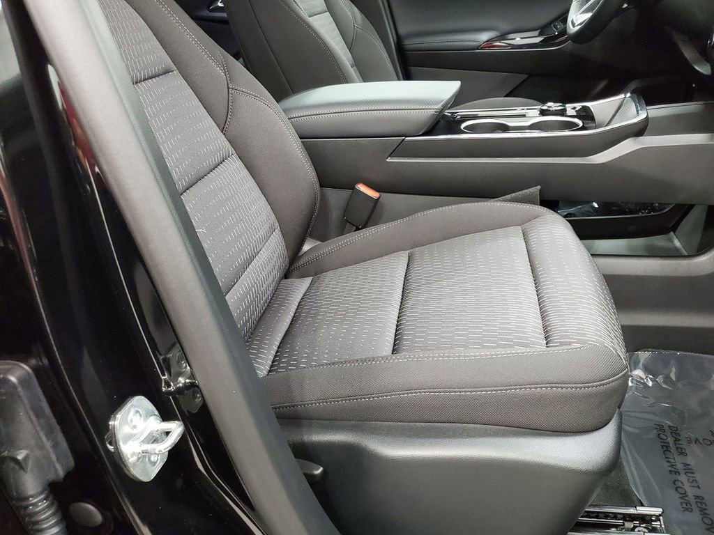 Used 2026 Chevrolet Equinox LT AWD/4WD image 21