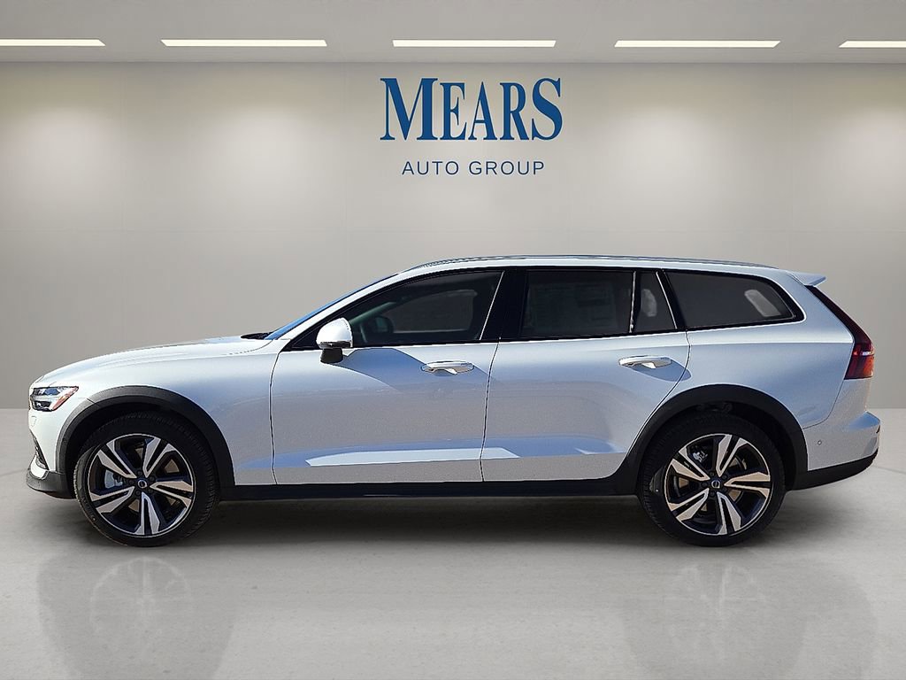 New 2026 Volvo V60 B5 Cross Country Plus w/ Protection Package Premier AWD/4WD image 2