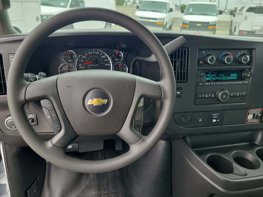 New 2026 Chevrolet Express 2500 Extended w/ Communications Package RWD image 8
