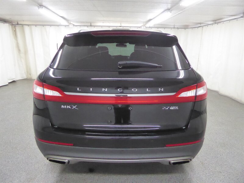 Used 2016 Lincoln MKX Reserve w/ Luxury Package AWD/4WD image 6