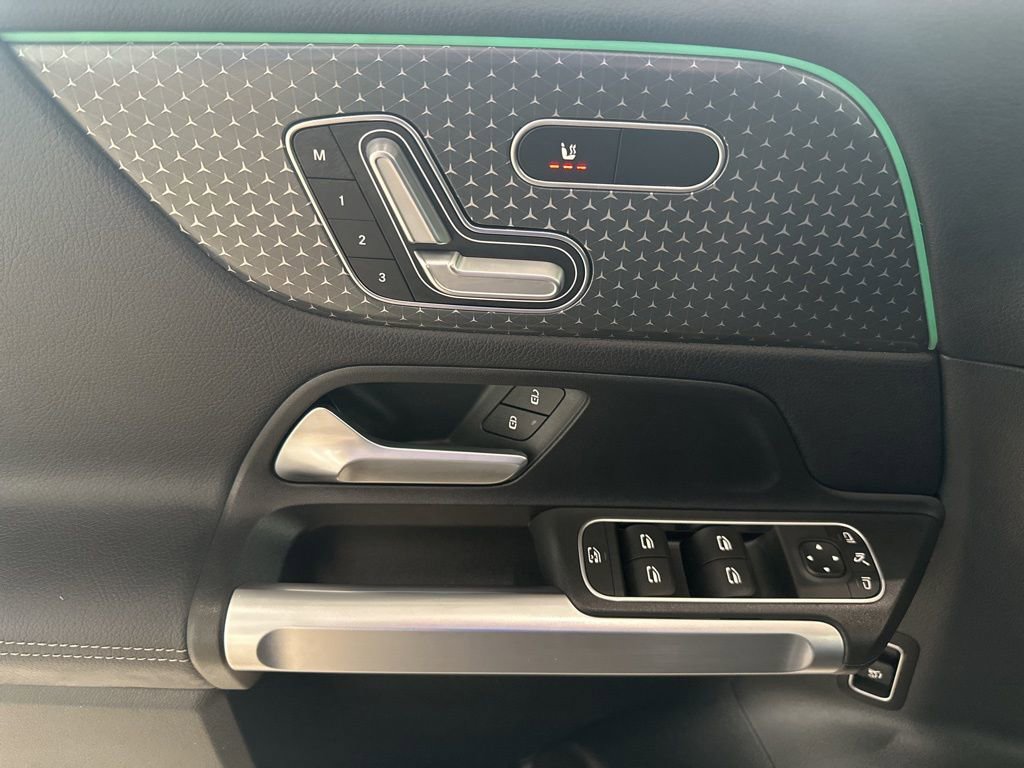 Certified 2024 Mercedes-Benz GLB 250 4MATIC image 11
