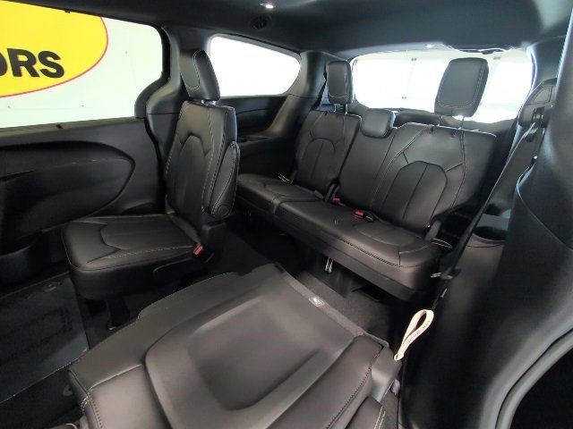 New 2026 Chrysler Pacifica Select image 32