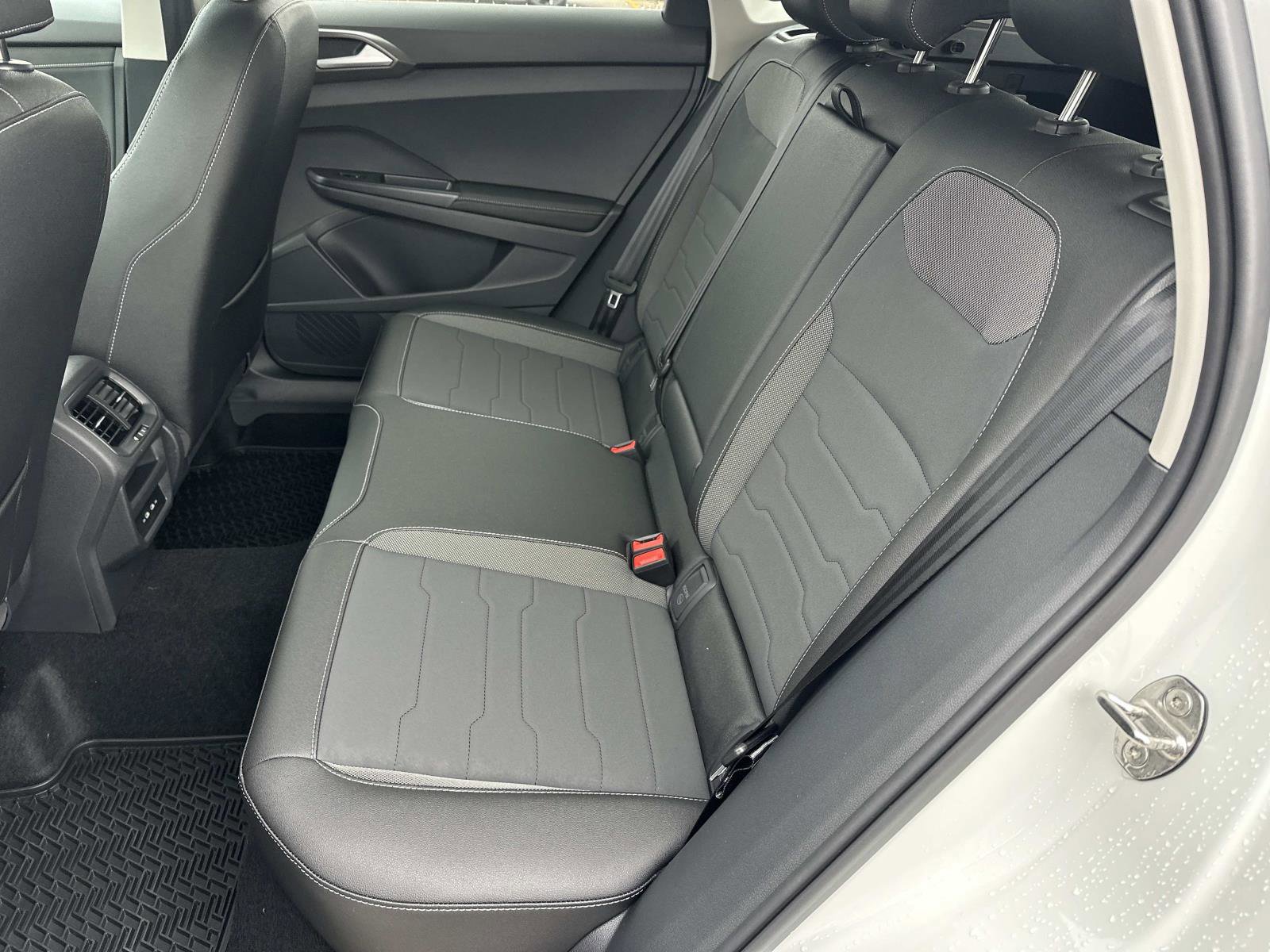 New 2026 Volkswagen Taos SE image 12