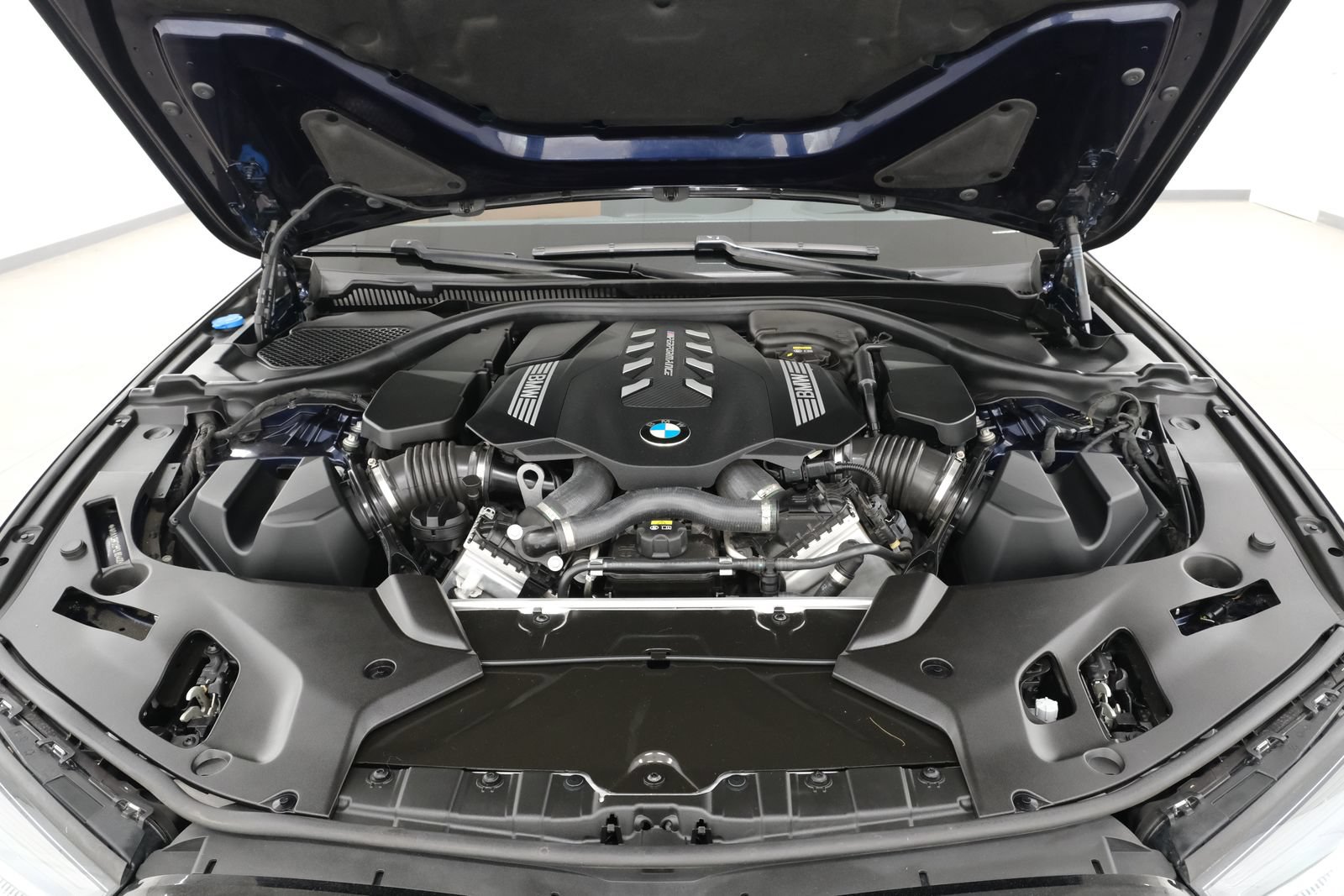 Used 2023 BMW M550i xDrive w/ Executive Package AWD/4WD image 42