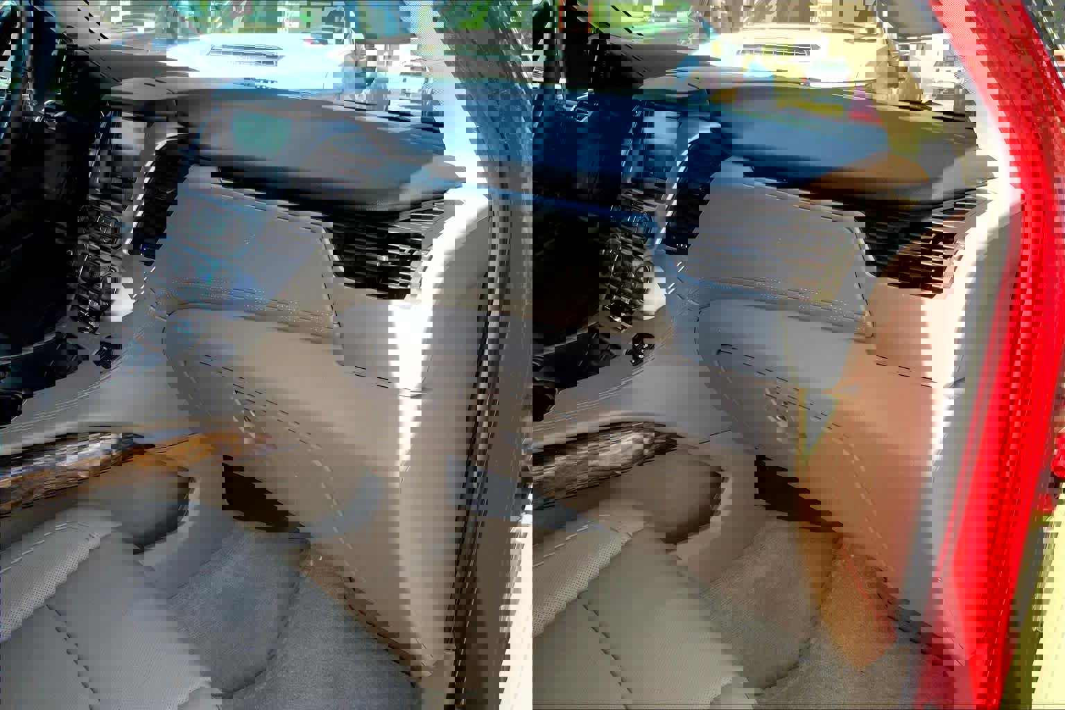 Used 2015 GMC Yukon SLT w/ HD Trailering Package image 18