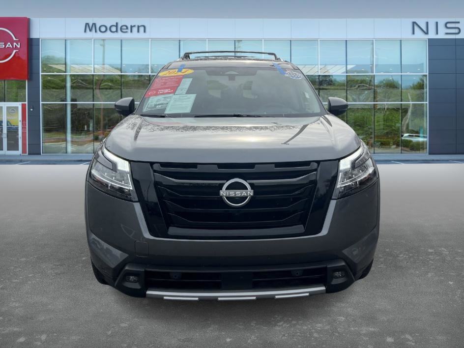Certified 2024 Nissan Pathfinder Platinum w/ Black Appearance Package image 2