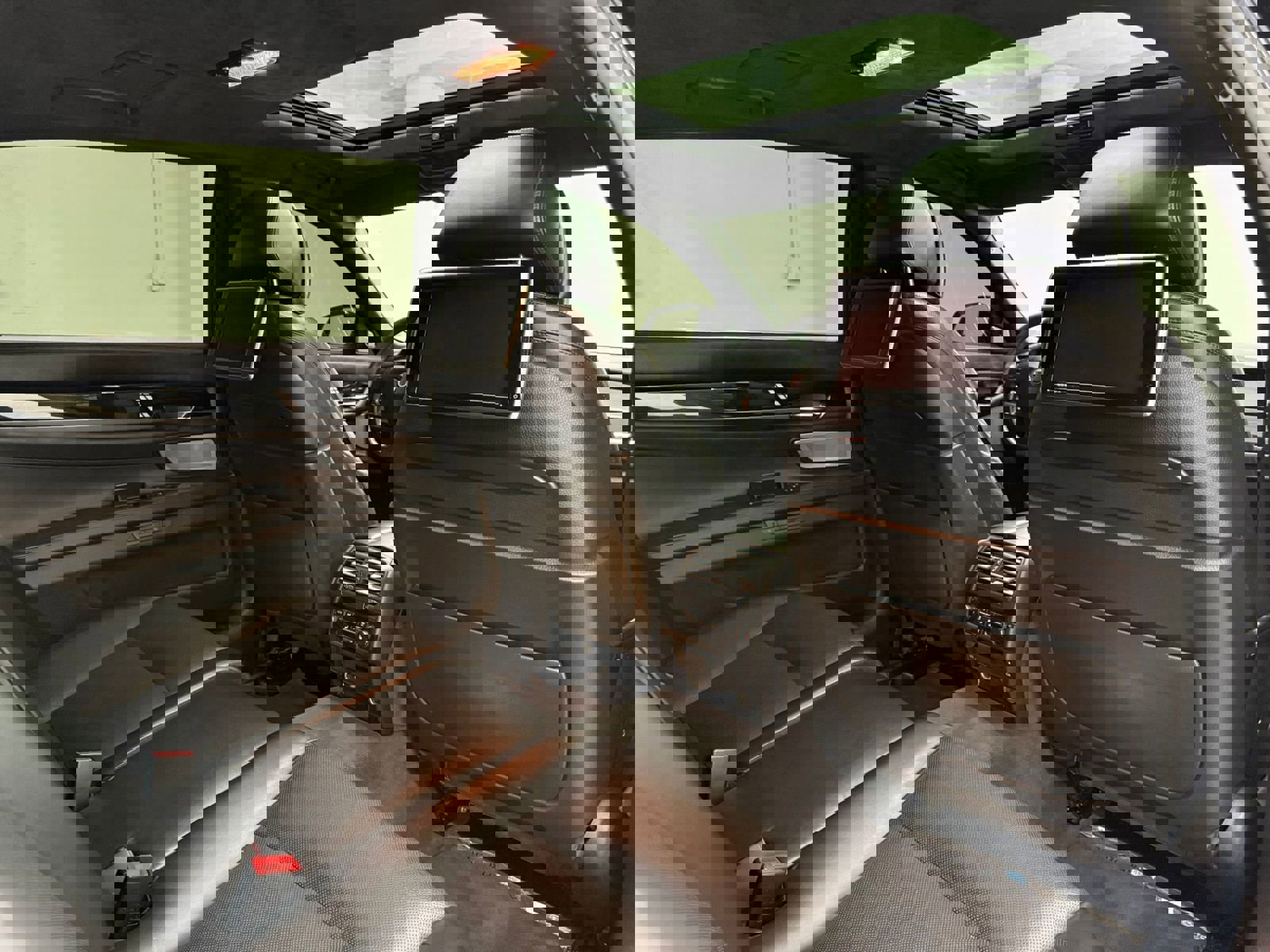 Used 2013 BMW 750Li LWB image 46