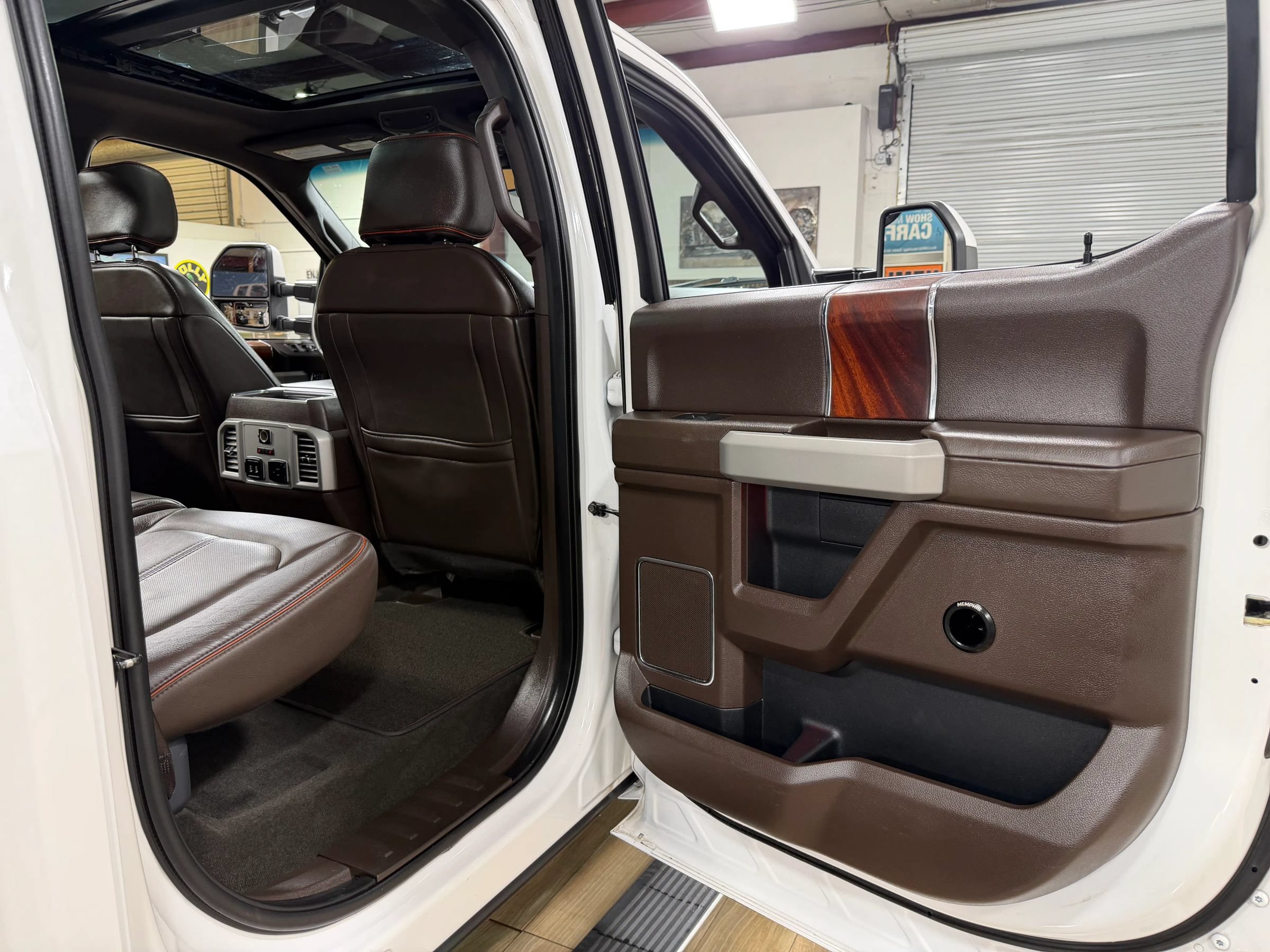 Used 2017 Ford F250 King Ranch w/ King Ranch Ultimate Package AWD/4WD image 17
