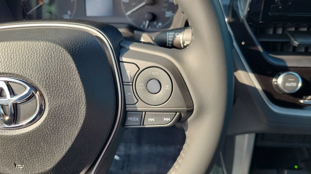 Used 2024 Toyota Corolla Cross AWD Hybrid image 21