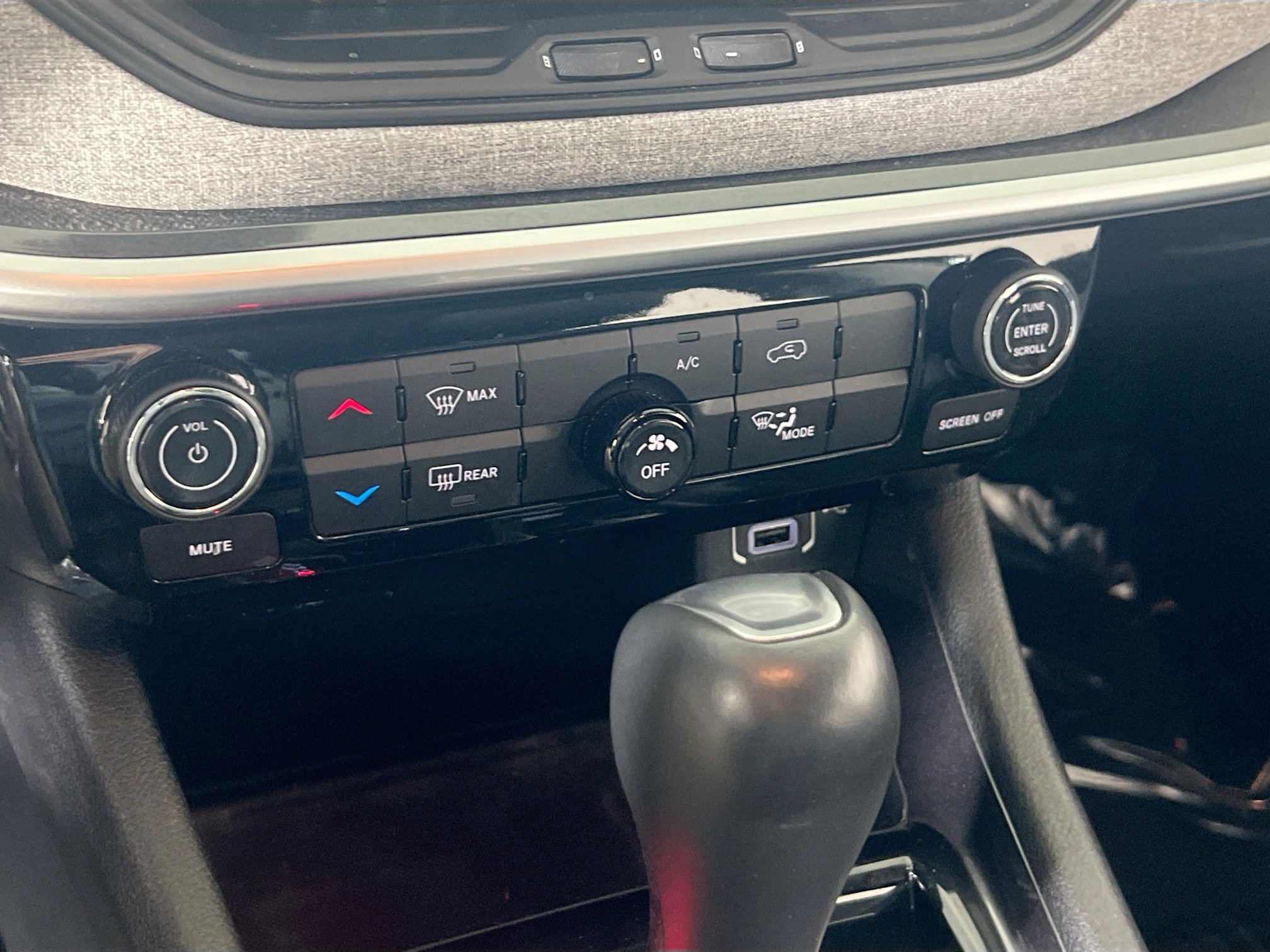 Used 2022 Jeep Compass Latitude image 15