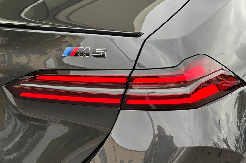 New 2026 BMW M5 w/ Executive Package image 33
