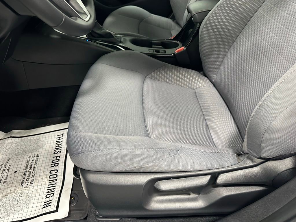 Used 2025 Toyota Corolla SE w/ SE Premium Package image 12